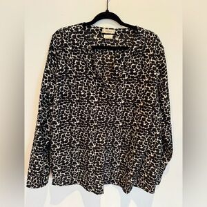 Van Heusen Black and White Leopard Print V-Neck Blouse Size XL